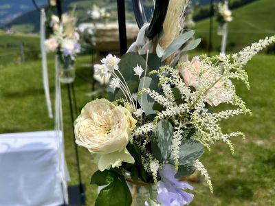 fika-bunt-hochzeit-blumen-2026img-7512-1